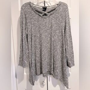 Heathered Gray V-Neck Oversized Top w Long Length